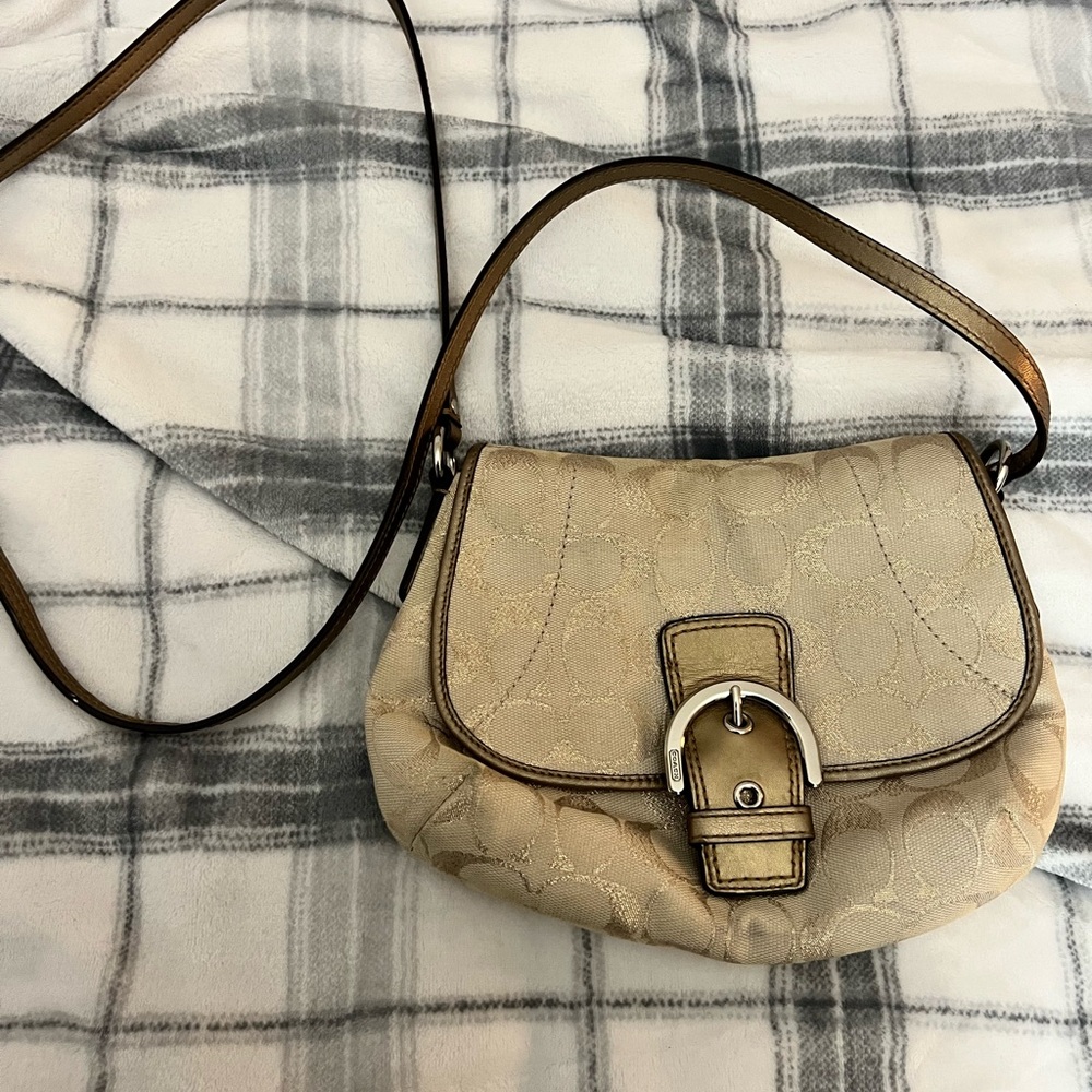 Classic Coach Crossbody purse